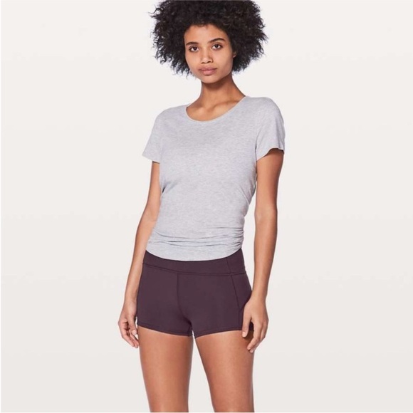 Lululemon In Movement High Rise Short Everlux 2.5” Size 4 Deep Purple Athletic - Picture 1 of 5